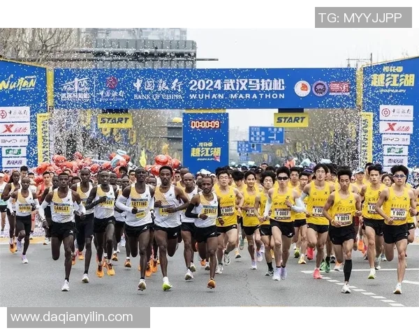 武汉攀岩队在城市马拉松中的团队协作表现精彩点评与分析